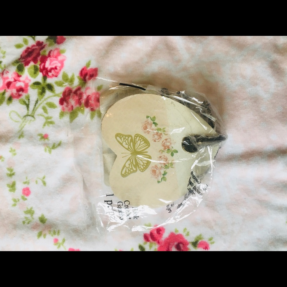 NW TREASURES BY SHABBY CHIC HEART HOOK